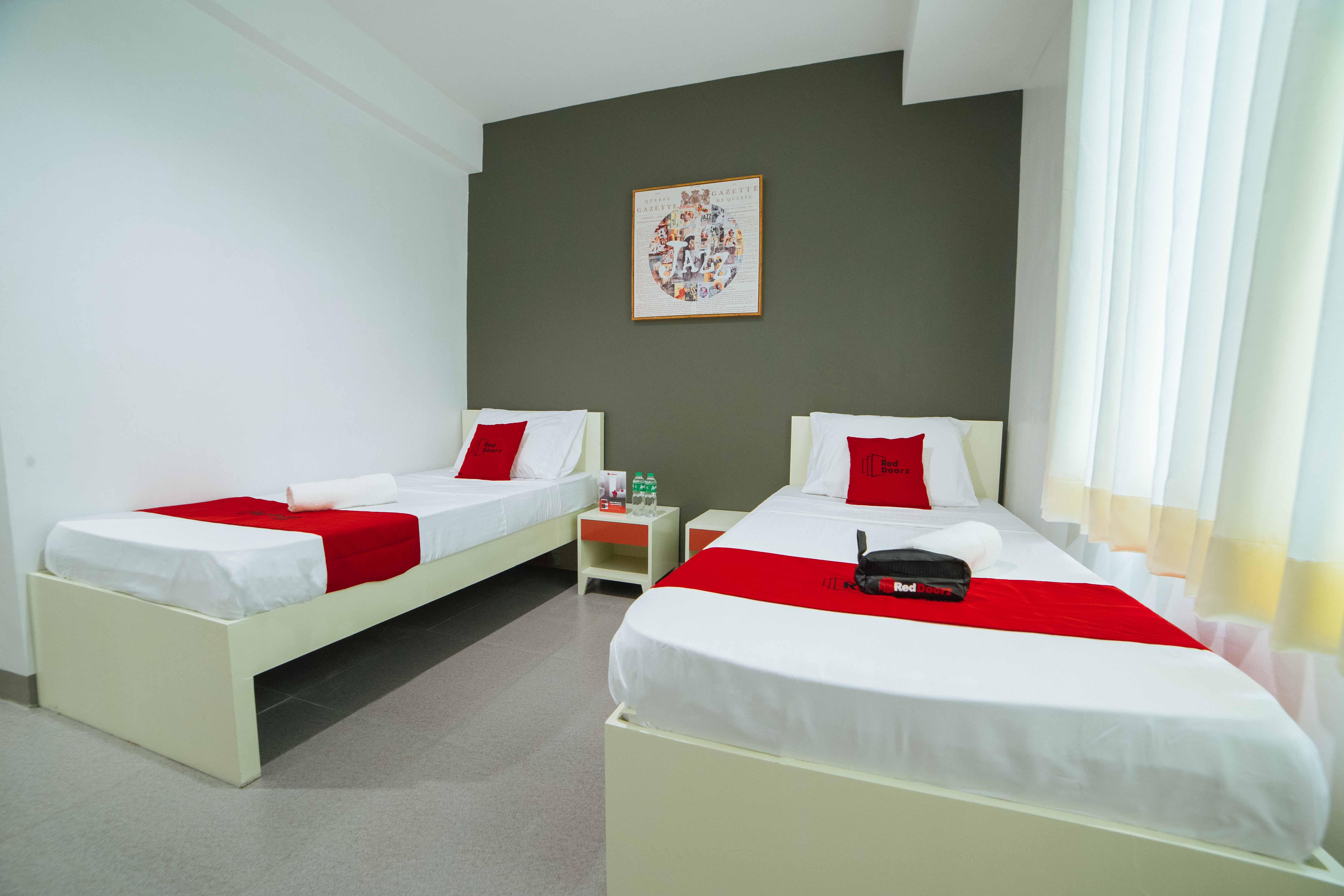 Reddoorz Plus @ Roxas Street Davao City Exteriör bild