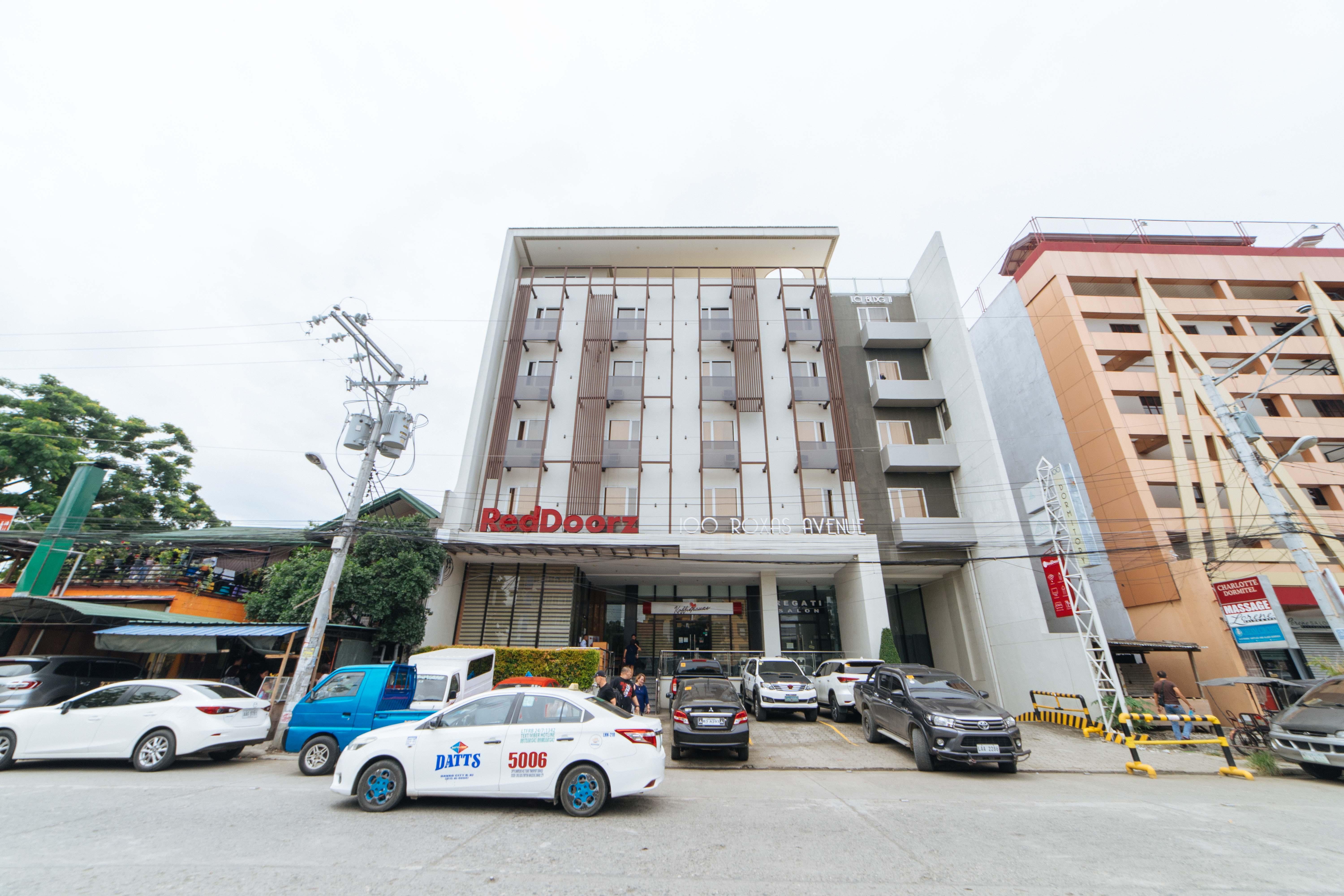 Reddoorz Plus @ Roxas Street Davao City Exteriör bild