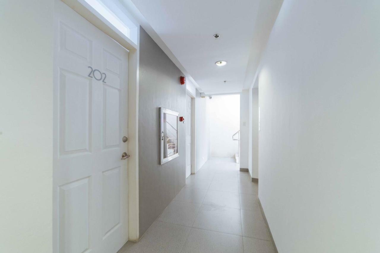 Reddoorz Plus @ Roxas Street Davao City Exteriör bild