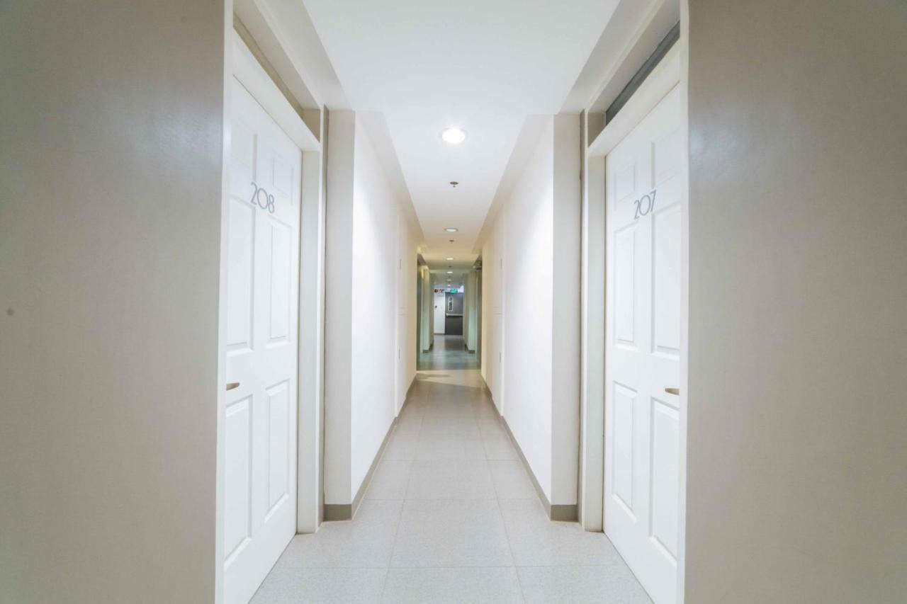 Reddoorz Plus @ Roxas Street Davao City Exteriör bild