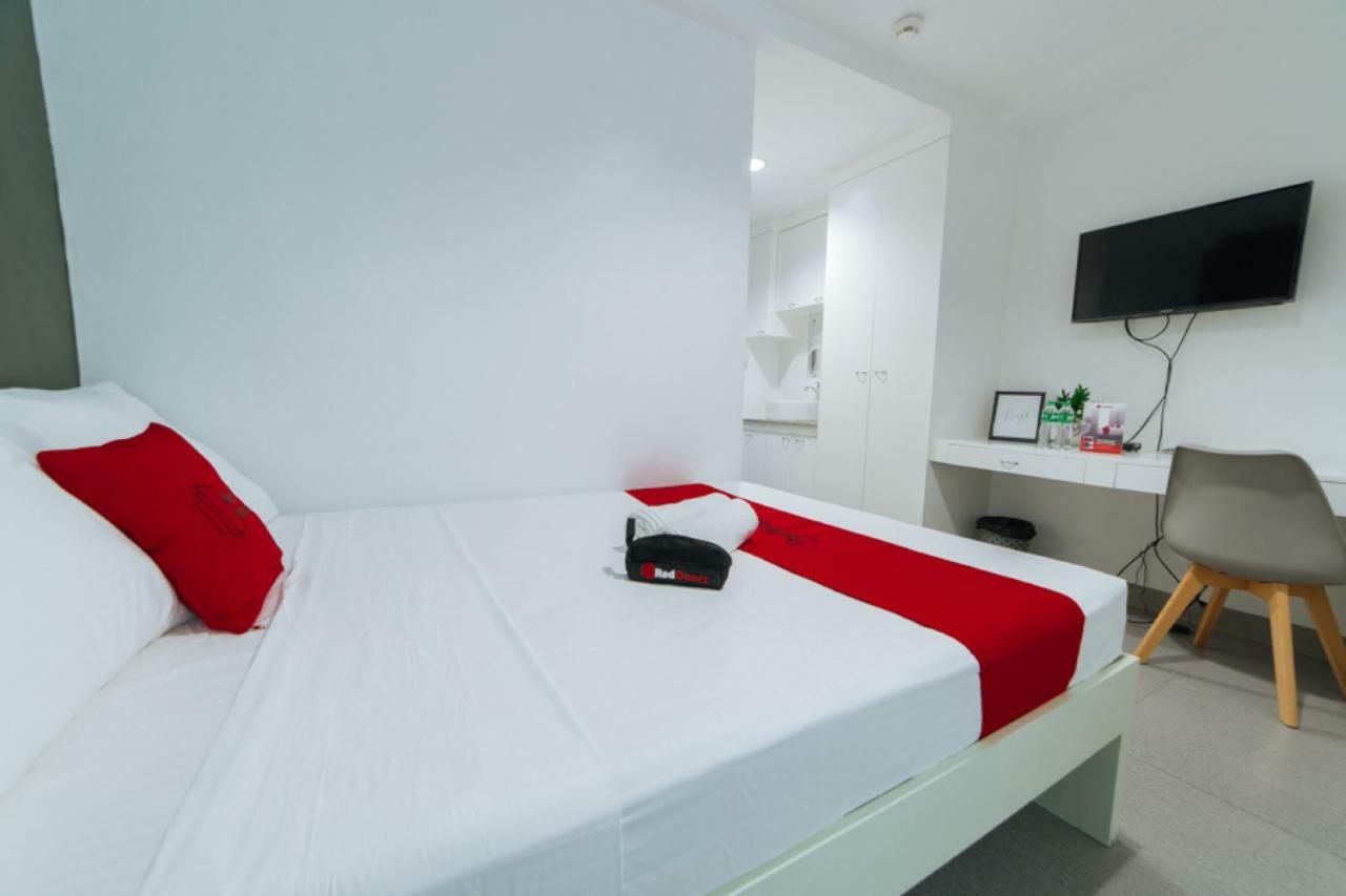 Reddoorz Plus @ Roxas Street Davao City Exteriör bild