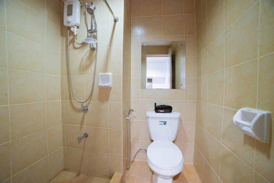 Reddoorz Plus @ Roxas Street Davao City Exteriör bild